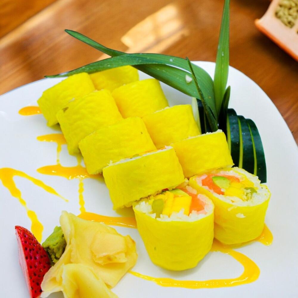 Golden Mango Roll